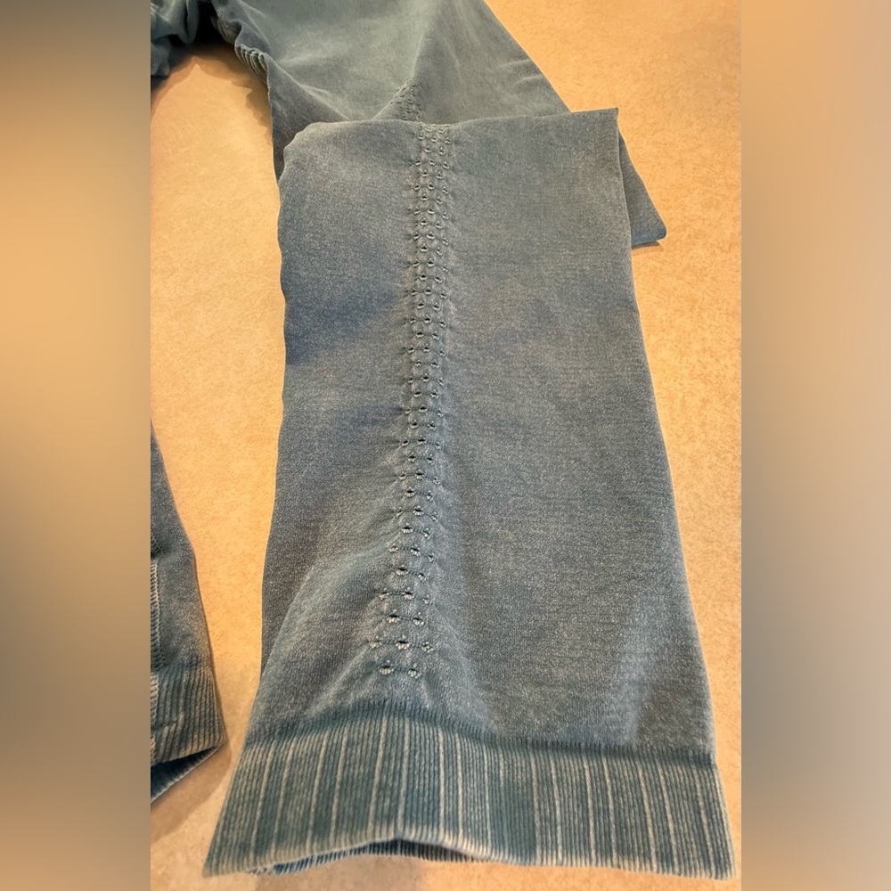 Free People Movement Good Karma Blue Leggings Size M/L NWOT - Picture 9 of 11